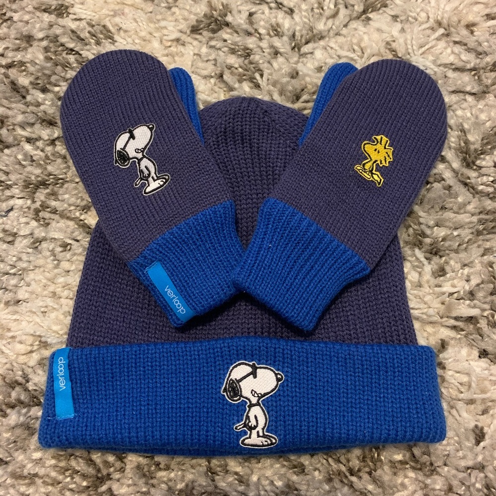 Verloop x Peanuts reversible hat and mittens
